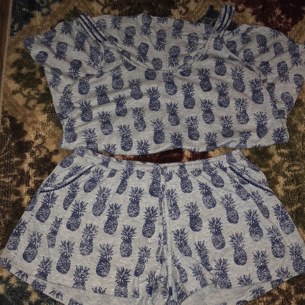 🍍 pajama set